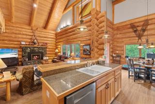 Big Jim Mountain Lodge - Alice Lodging - 1