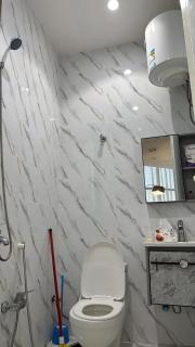 شقه غرفه وصاله وإطلاله وطاولة طعام هاديه وآنيقه - 4