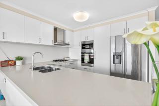 Encounter Escape 27 Southern Right Crescent Encounter Bay - Linen Included - 5