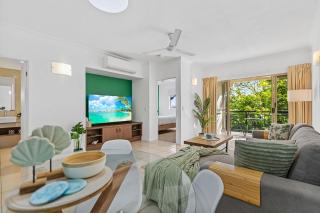 Urban Tropics Modern Resort Apartment near Cairns CBD - 0
