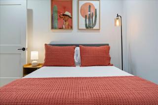 Luxury Stay w Ping-Pong & Pool - 8