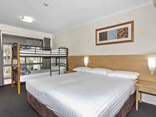 ibis Styles Canberra Eagle Hawk - 3