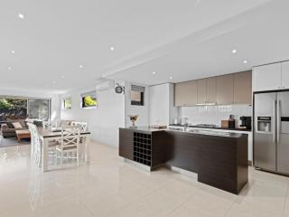 Time Out on Flinders - 0