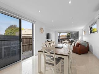 Time Out on Flinders - 1