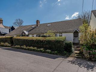 4 Bed in Lulworth Cove DC176 - 9