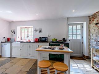 4 Bed in Lulworth Cove DC176 - 3