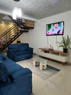 Casa ampla com piscina ideal em Belém - 0