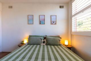 Freshwater Coastal Hideaway - 1 bedroom sleeps 4 - 8