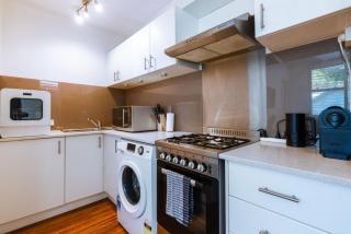 Freshwater Coastal Hideaway - 1 bedroom sleeps 4 - 7