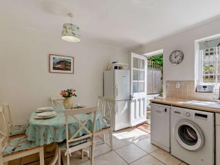 2 Bed in West Bay 77557 - 5