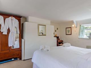 2 Bed in West Bay 77557 - 1