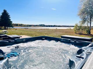 Waterfront Cottage ''The Dream'' with Private Hot Tub - 8