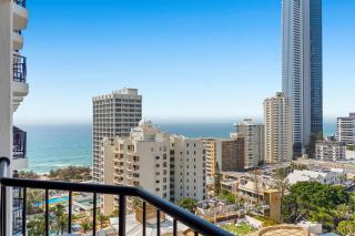 Ocean-View Studio Prime Central Location by Cavill - 2