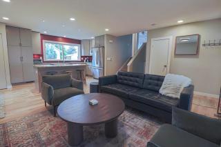 New cozy Fall foothill retreat in Boulder - 0