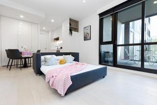 Walk to Everything! Brand New Box Hill 1-Bed Gem - 4