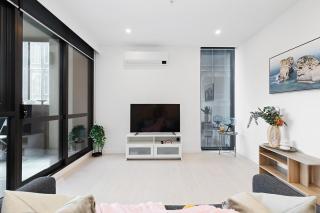 Walk to Everything! Brand New Box Hill 1-Bed Gem - 4