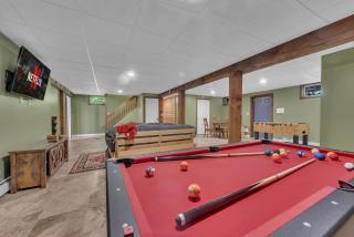 Secluded Log Cabin with Hot Tub Fire Pit Game Room - 2