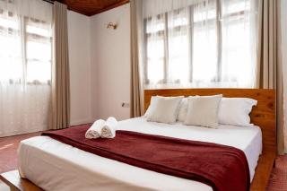 House with three bedroom and garden view - 3