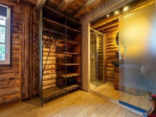 Spacious wooden chalet with covered terrace - 2