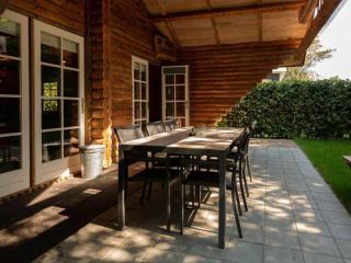 Spacious wooden chalet with covered terrace - 6