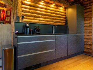 Spacious wooden chalet with covered terrace - 3