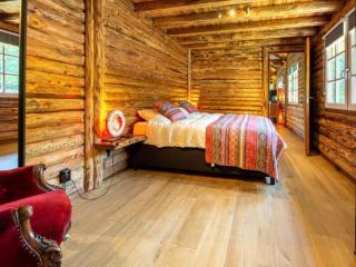 Spacious wooden chalet with covered terrace - 7