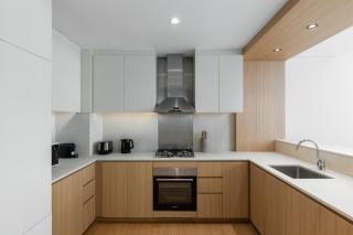 Maison Privee - Chic Downtown Living with Dubai Cityscape Views - 3