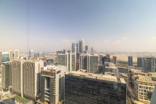 Maison Privee - Chic Downtown Living with Dubai Cityscape Views - 1
