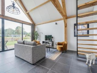 Modern lodge stay with pond view - 8