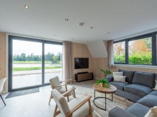 Seaside Holiday Home with Garden - 3