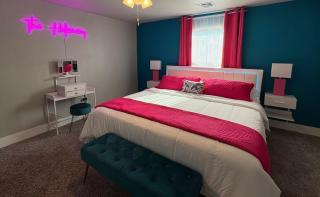 Casa Amor Texas A Vibrant Villa near BS&W with King Bed - 1