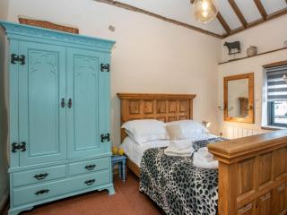 2 Bed in Holt NCC41 - 3