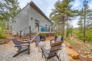 Modern Cabin Living! Mtn-View Gem in Munds Park - 0