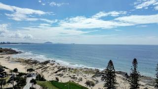 5-Star Beachfront Retreat with Theatre & Pool - 4