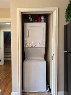 Westcott 2BR 3 Bed Apt in Mansion mins to SU JMA Dome - 2