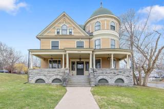 Westcott 2BR 3 Bed Apt in Mansion mins to SU JMA Dome - 1