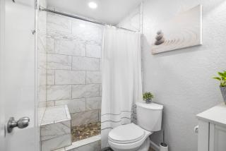 4BR Home by Six Flags, UTSA and La Cantera - 3