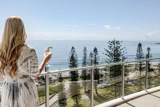 5-Star Beachfront Retreat with Theatre & Pool - 8