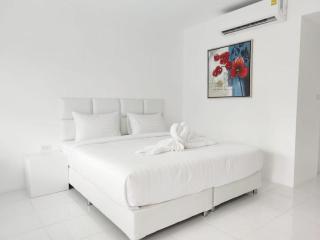 The White Resort - 1