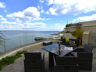 2 Bed in Tenby FB205 - 3