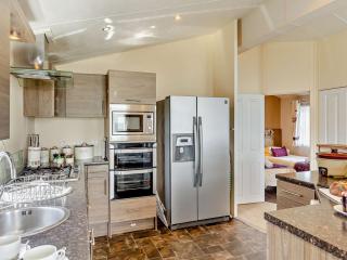 3 Bed in Brixham BX012 - 2