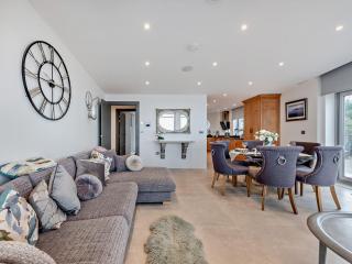 2 Bed in Tenby 96239 - 2