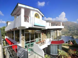 Hotel Lake Inn - A Luxury Lake View Hotel - 5