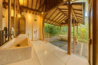 Barefoot in the Heart - 7