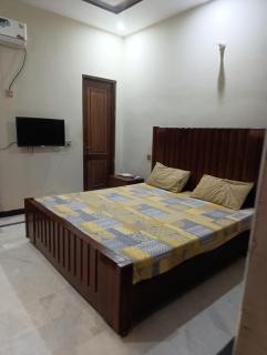 Three Bedrooms Independent Portion Johar Town - 9