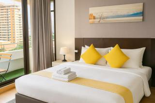 The Wooden Nest Warm Stay at Sukhumvit 8 - 2