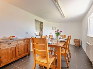 4 Bed in Isle of Purbeck IC036 - 3