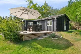 Cosy Summerhouse With Private Garden - 0