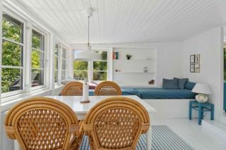 Cosy Summerhouse With Private Garden - 4