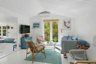 Cosy Summerhouse With Private Garden - 2